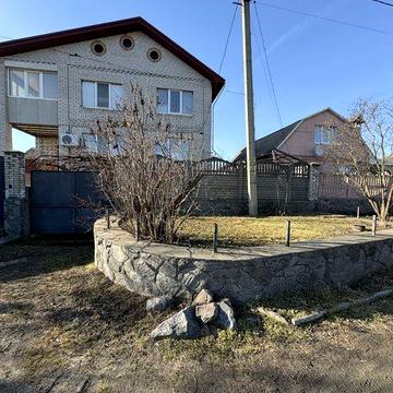 Продається  2-поверховий будинок в мікрорайоні Піддубне