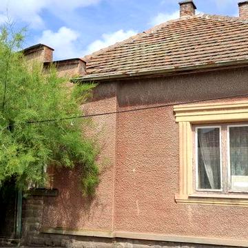 Берегово будинок 4 кімнати, 20 сот землі.