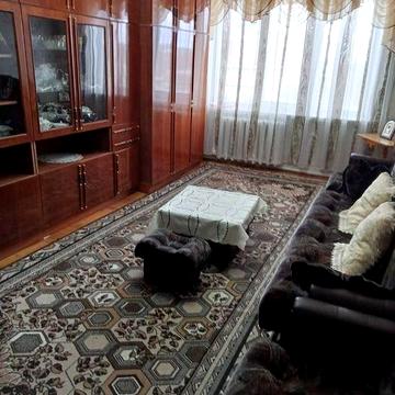Продається 3 кімнатна квартира  м.Новоселиця,центр міста