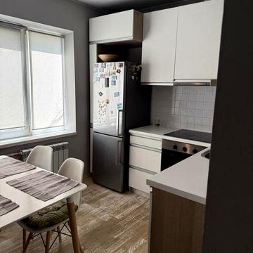 Сдам 2х ком из кв метро Науки ,Ляпунова 9.