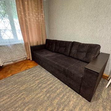 До метро Нивки 2хв. (100 м) Однокімнатна квартира з хорошим ремонтом. Газ. Бойлер.