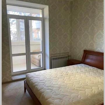 Продам. 2к. квартира . вул. Динамівська 2, Центр. капітальний ремонт.