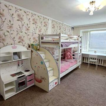 Продам 3-комнатную киевку проспект Мира 3 этаж
