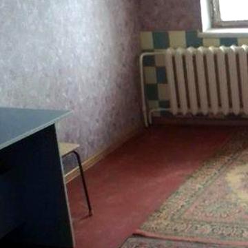 Здається 1 к  будинок на Тополі .
