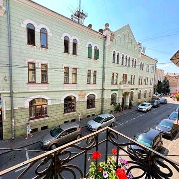 Продаж 3 кімнатної квартири у Центрі Стрия
