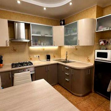 Продам простору 3-кімнатну квартиру на ж/м Перемога-5, проспект Героїв, 3