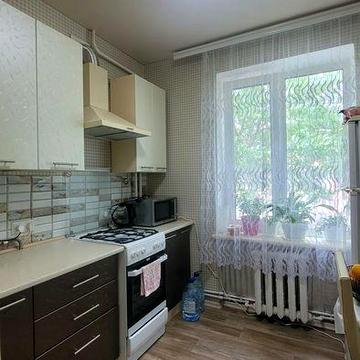 Продам 2-во кімнатну в Марганці.