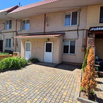 Таунхаус на три кімнати в центрі Олександрівки,Чорноморськ