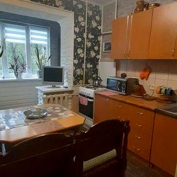 Здаеться 2 кімнатна вул.Руська