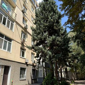 Продам 4 ком кв  Ул В. Винниченко 4. ( Ул Куйбышева) пр Яворницкого.