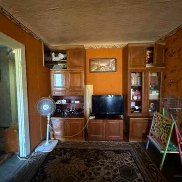 Продам 1-комнатную квартиру в начале проспекта Правды.