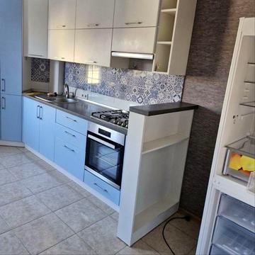 Поділ Бідного 5 парковка у дворі вільна