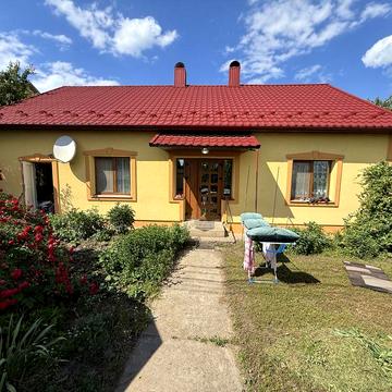 Продам чудовий 3-з кімнатний будинок із власною ділянкою, в центрі с. Чагор.