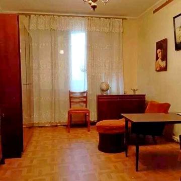Продам 1к.чешку,косметика,ул.Валентиновская 11 метро Студенческая,5\12