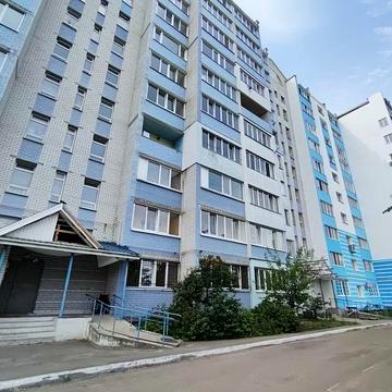 Продається велика двокімнатна квартира в селищі Глеваха