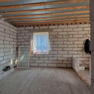 Продаж 2 кімнатної квартири з великою площею - 80м2, в районі Червоних Гір