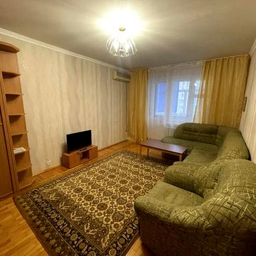 Продаж 2-кімнатна роздільна квартира Позняки Григоренко 7в Дарницький район недалеко метро та озеро Сонячне пішки 10хв Новус