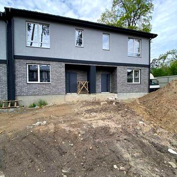 Кутовий Таунхаус у Бучі поруч з садочком, велика ділянка 3.5 сотки, центральні комунцікації ГАЗ