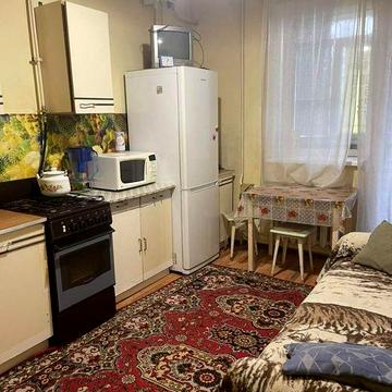 Продам 1 ком квартиру .Можно под коммерцию