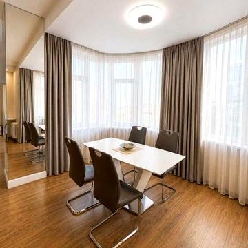 Видова 2-кімнатна квартира 75 м², Лесі Українки 7А, Печерськ, резервне живлення