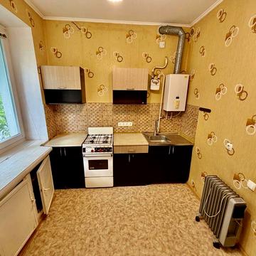 Продам 3-кімнатну квартиру по вулиці Академіка Янгеля. Гарна локація