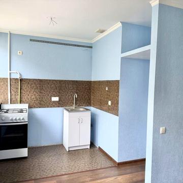 Продам студію в Києві, вул. Копилівська, 10