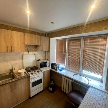 Продам 1-кв, проспект Каденюка (Ю Гагарина) 12/1, Дарницька пл, 31м2, 6/7цегла, Дарница та Чернігівська метро
