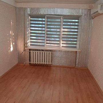 Каменское.Продам 2 комн на черемушках.44 кв метра