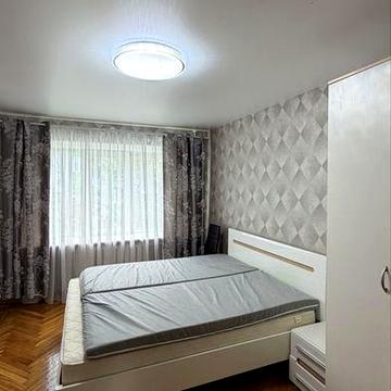 Здам 2-х кімнатну квартиру у центрі.