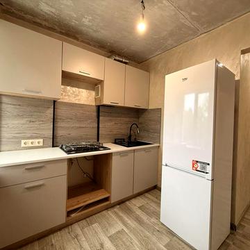 Оренда 2к квартири на пр. Богдана Хмельницького, 36 ( між варусом та атб ), цегляний будинок, 3 поверх, є лоджія