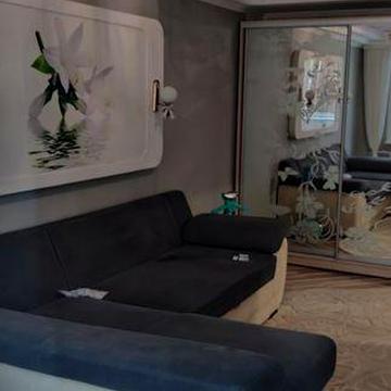 Продам 2 комнатную квартиру в центре Хортицкого района района  на 9 этаже ,9 этажного дома