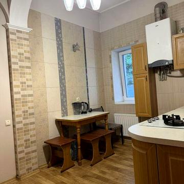 Срочно сдам 2 ком кв Новосельского 78.