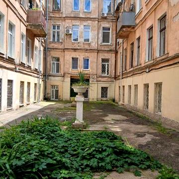 Продам 2 комн.  кв. в центре