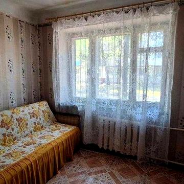 Срочно продам  гостинку на Новых Домах( метро Армейская)