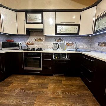 Продам будинок м. Ізюм, р-н ЖД ринок 163,2 кв.м, ділянка 10 соток