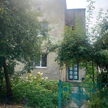 ₴ Продається 3-кімнатна квартира з ділянкою в тихому районі Рівного ЖК Польське довоєнне будівництво