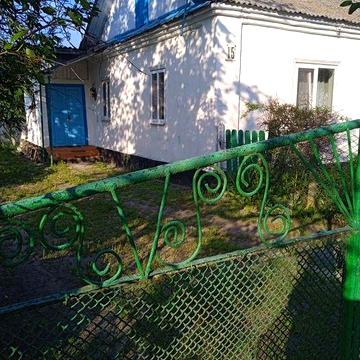 Продається пів хати  місто острог  район нового міста