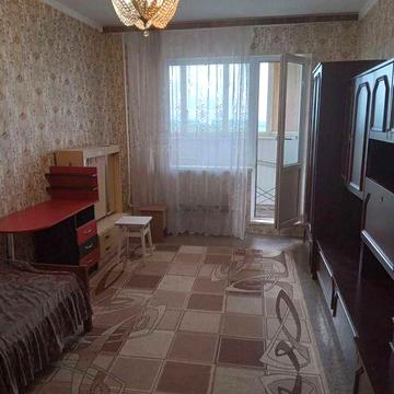 Глушкова 37. 3х кімн.-75м2