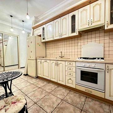 Продам 3-к квартиру з ремонтом на вул. Маразліївській біля парку Шевченка (3-219-220 ОФ)