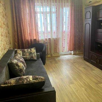 Собственник. Продам 2-х ком. квартиру рядом с м.Победа, 38000дол.