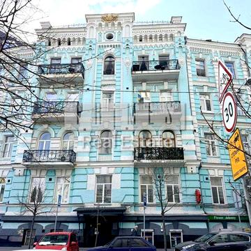 Продаж 3к квартири без ремонту, вул. Десятинна 1/3, Центр