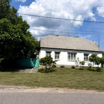 Продам 1/2 будинку в місті Чигирин