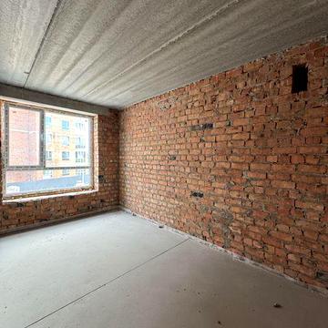 студія з газом в зданому будинку, мінімальне оформлення