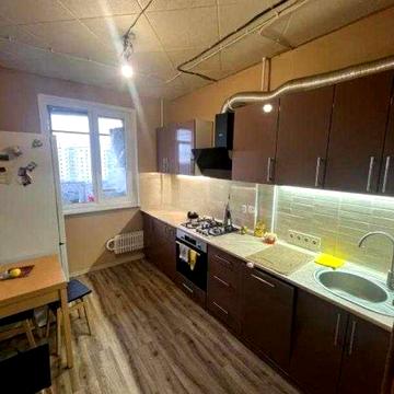 Продам 2 ком кв на Роганском массиве