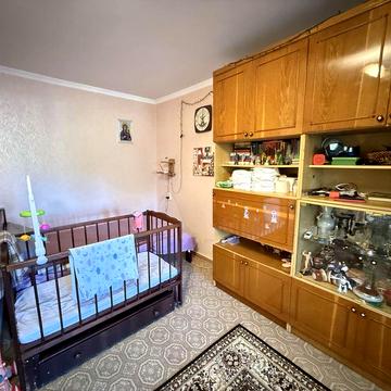 Рідкісна пропозиція! 1-кімнатна квартира з балконом та власним підвалом на 1 поверсі! Такі квартири з’являються в продажу вкрай рідко!