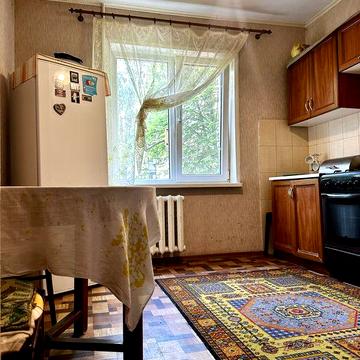 4-х чешка Ювіінейна,, Резниченка, 80 2/5 не кутова
