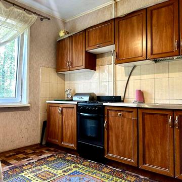 4-х чешка Ювіінейна,, Резниченка, 80 2/5 не кутова