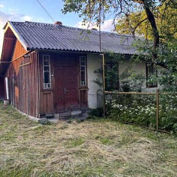 Дача з земельним участком