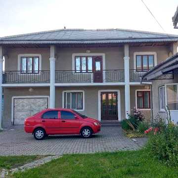 Сертіфікати ! Продам ДВА будинки 162 м² та 72 м² на діл. 0,10 га, вул. Хотинська