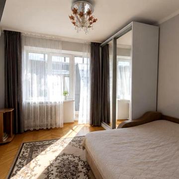 Продаж 1 к-ри., вул. Петлюри 44000 дол США , торг